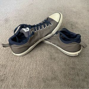 Converse Chuck Taylor All-Star Lows, Grey/Blue Size 10 with blue piping